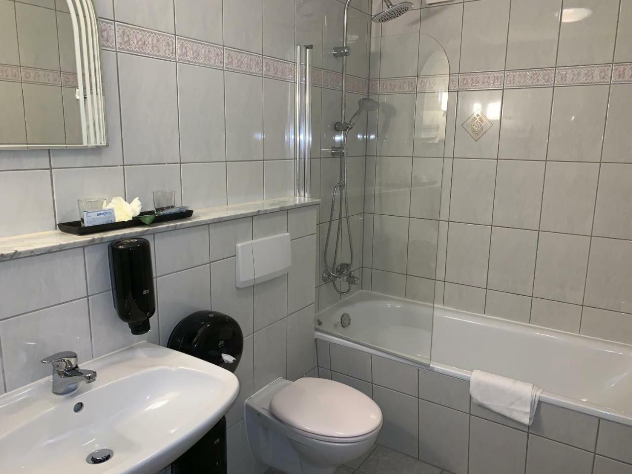 Hotel Haus Hubertus Elsdorf Ngoại thất bức ảnh
